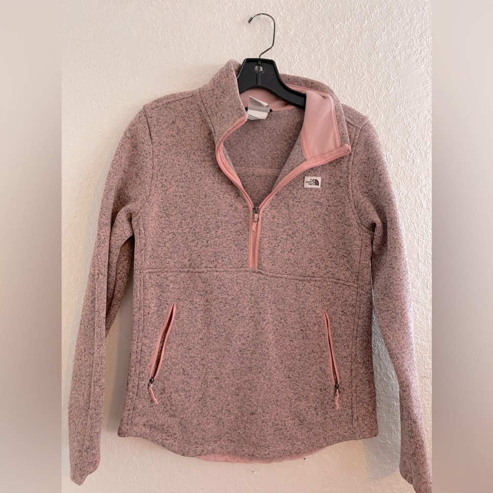 North Face Women’s quarter zip pullover heathered pink